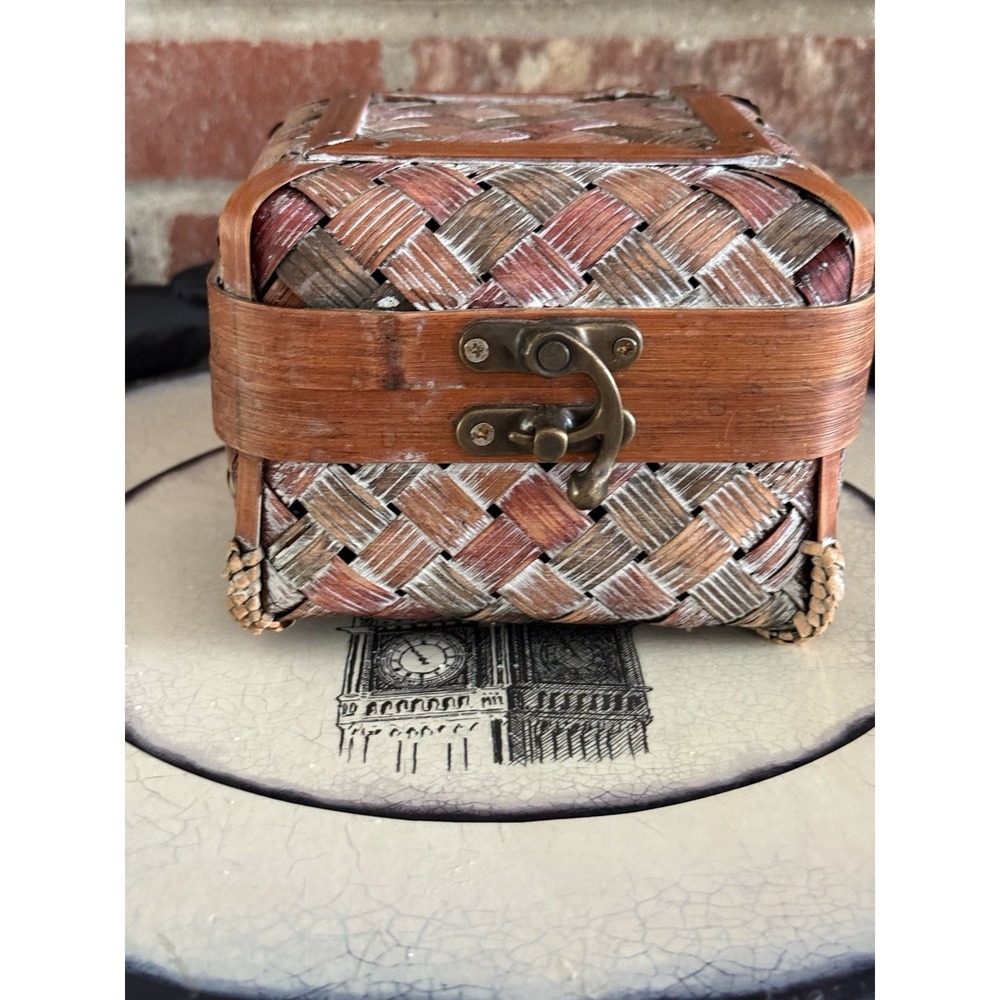 Vintage Wicker Weave Chest Basket Rattan Wood Treasure Hinged Box Decor,